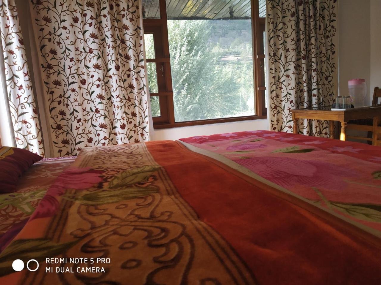 Hotel King Palace Pahalgām Kültér fotó