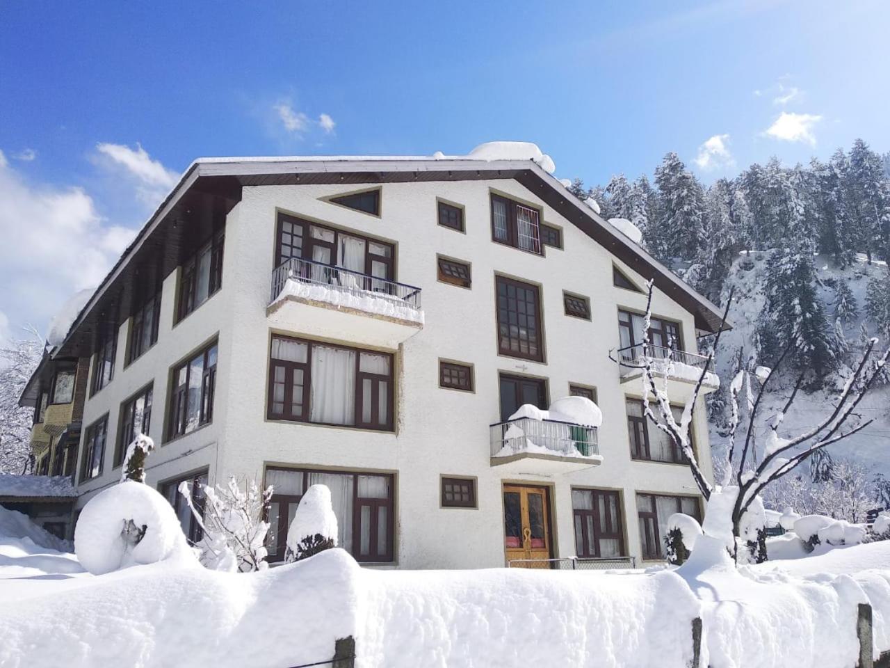 Hotel King Palace Pahalgām Kültér fotó